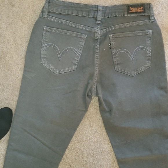 2 Pair Levis  Skinny Leg Jeans - Picture 4 of 7